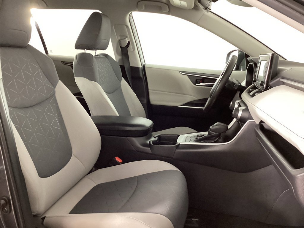 Used 2021 Toyota RAV4 XLE AWD/4WD image 23