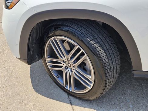Used 2024 Mercedes-Benz GLS 450 4MATIC image 8