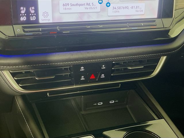 Used 2024 Volkswagen Atlas SEL AWD/4WD image 16