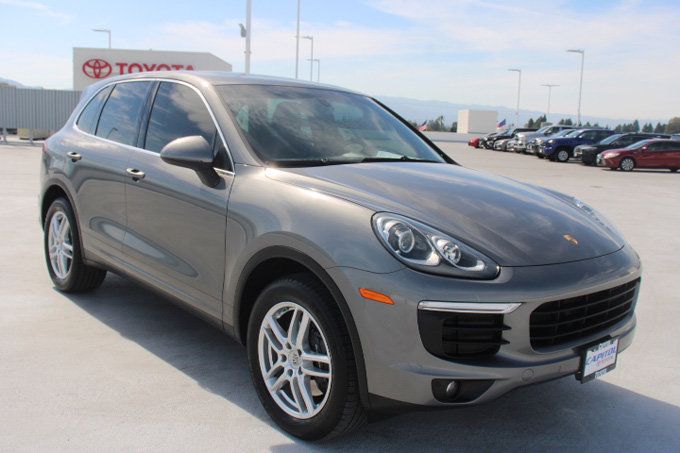 Used 2016 Porsche Cayenne AWD/4WD image 2