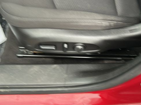 Used 2018 Chevrolet Malibu LT image 19