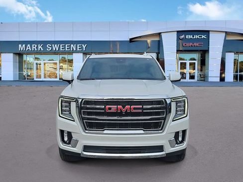 Used 2023 GMC Yukon SLT w/ SLT Premium Package AWD/4WD image 2