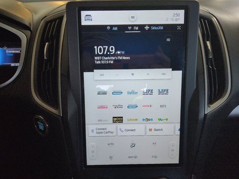 Used 2021 Ford Edge SE FWD image 25