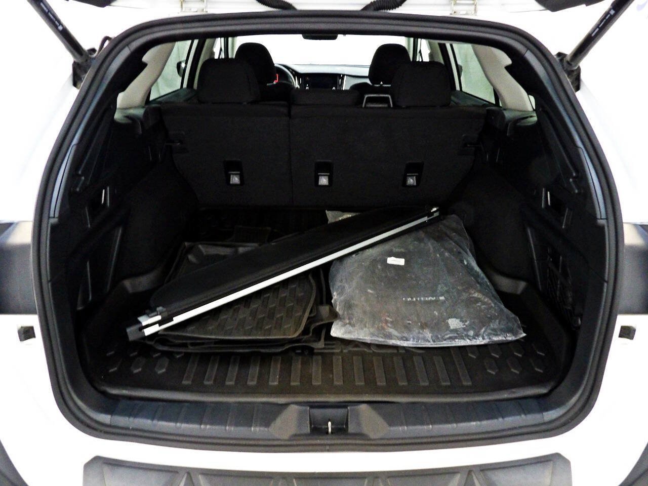 Used 2022 Subaru Outback Premium AWD/4WD image 13