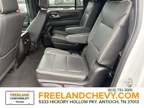 Used 2023 Chevrolet Suburban Premier image 16
