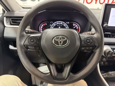 Used 2025 Toyota RAV4 XLE image 28