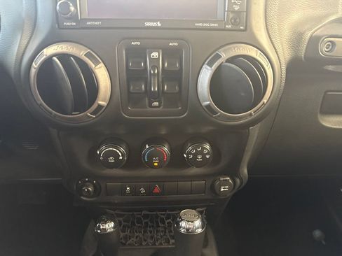Used 2016 Jeep Wrangler Unlimited Sport w/ Quick Order Package 24S AWD/4WD image 18