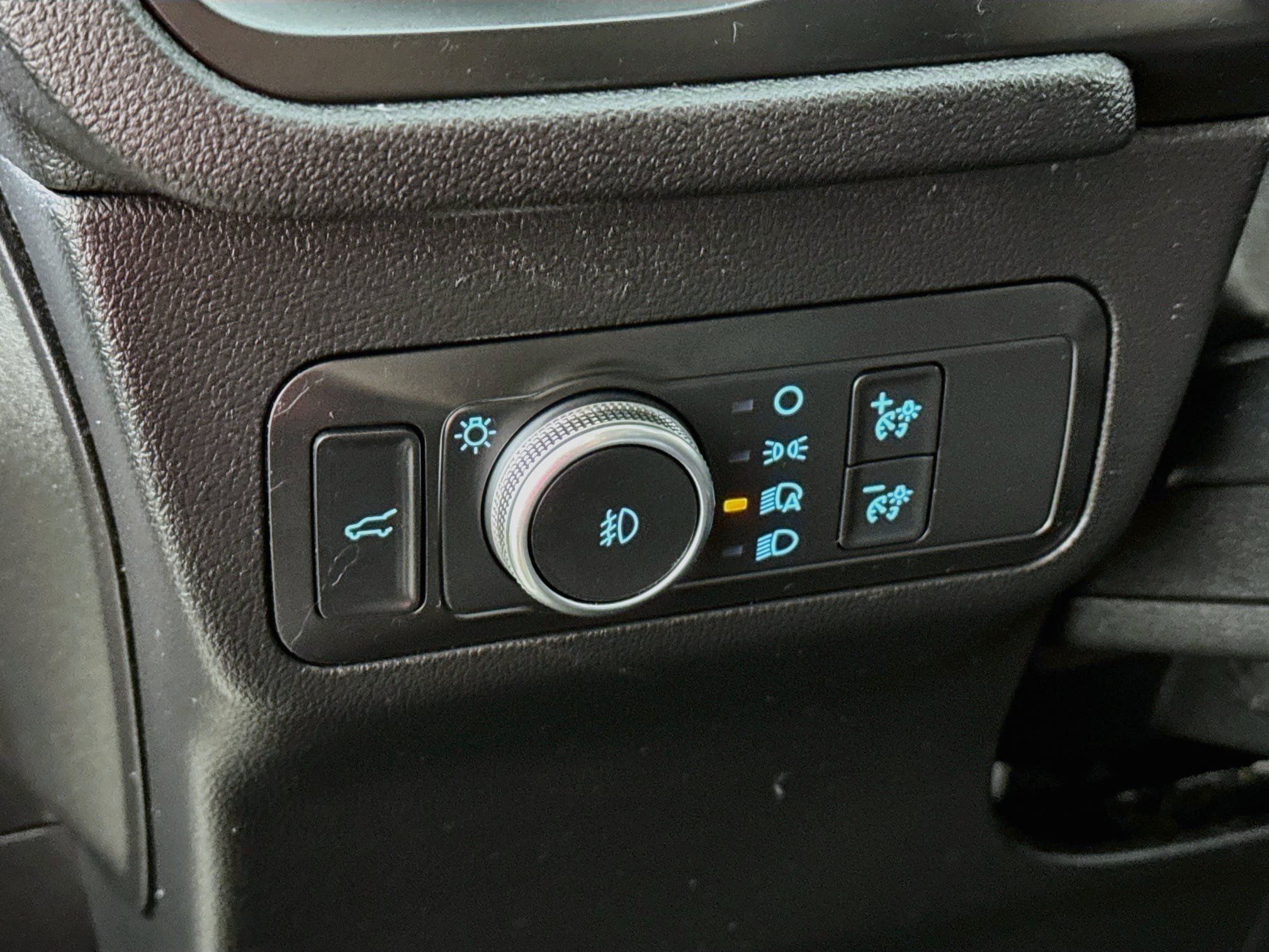 Used 2020 Ford Escape SEL AWD/4WD image 14