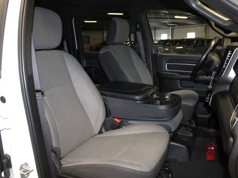 Used 2024 RAM 3500 Big Horn image 25