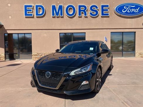 Used 2021 Nissan Altima 2.5 SR w/ SR Premium Package image 1