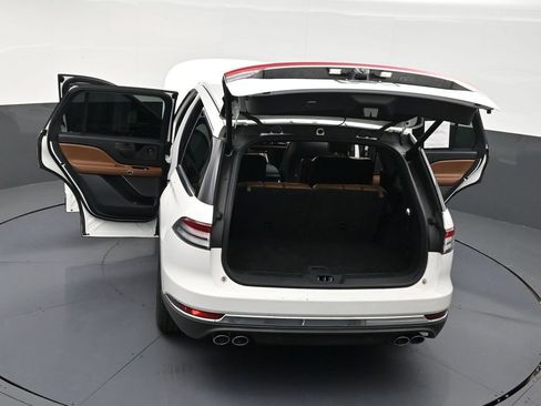 Used 2022 Lincoln Aviator Reserve w/ Elements Package Plus image 33