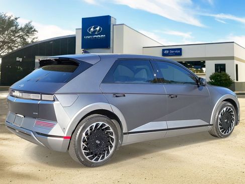 Certified 2023 Hyundai Ioniq 5 Limited w/ Cargo Package image 4