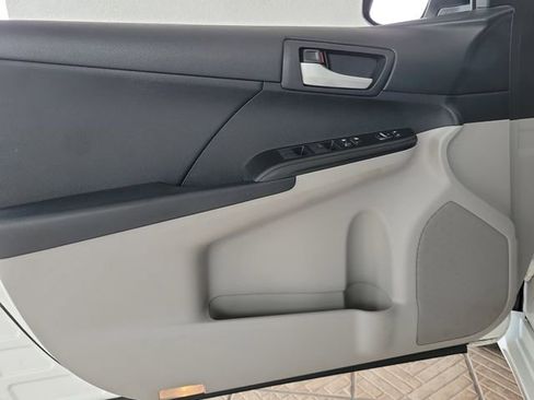 Used 2012 Toyota Camry LE image 12