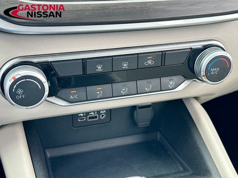 Used 2025 Nissan Altima 2.5 SV FWD image 18