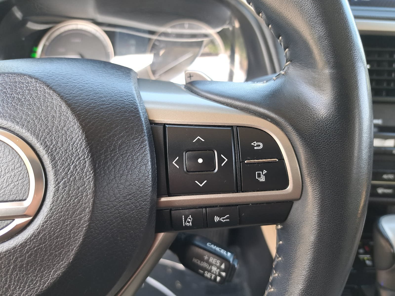 Used 2021 Lexus RX 450h AWD w/ Premium Package image 20