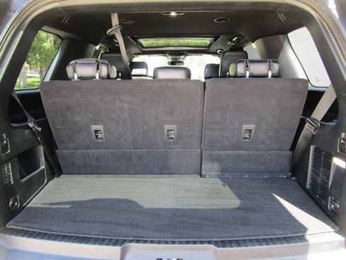 Used 2021 Ford Expedition Limited image 8