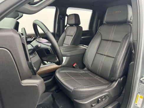 Used 2024 Chevrolet Silverado 2500 High Country w/ Technology Package image 19