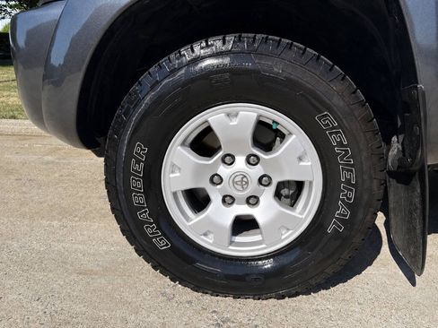 Used 2011 Toyota Tacoma 4x4 Double Cab w/ SR5 Pkg #2 image 10
