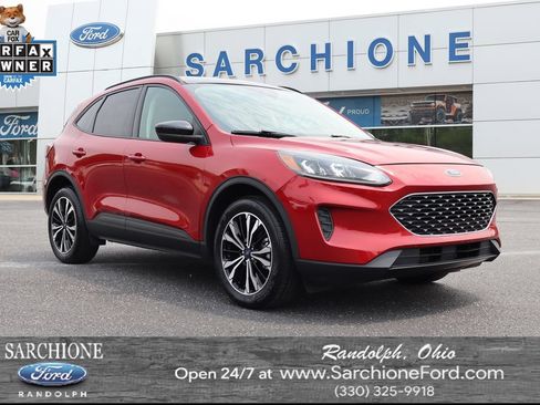 Used 2022 Ford Escape SE w/ SE Sport Appearance Package AWD/4WD image 1
