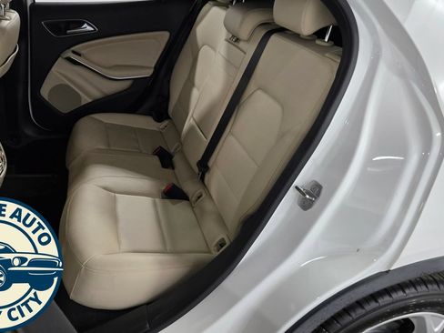Used 2018 Mercedes-Benz GLA 250 4MATIC image 24