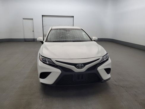 Used 2018 Toyota Camry SE w/ Convenience Package FWD image 14