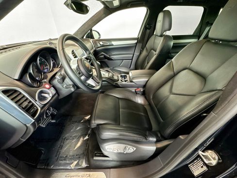 Used 2018 Porsche Cayenne GTS image 5