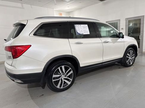 Used 2018 Honda Pilot Touring image 17