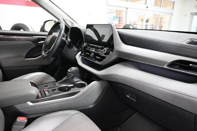 Used 2022 Toyota Highlander Platinum AWD/4WD image 15