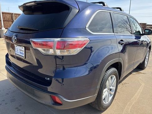Used 2014 Toyota Highlander LE image 3