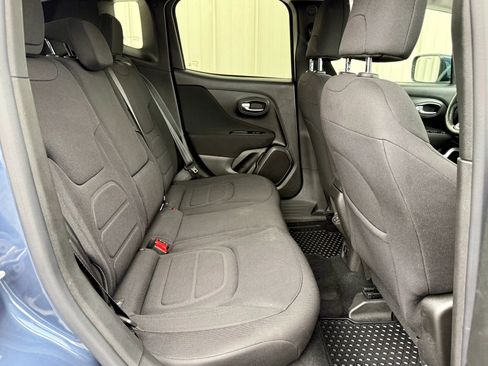 Used 2021 Jeep Renegade Latitude w/ Convenience Group AWD/4WD image 35