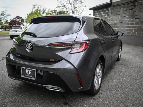 Used 2021 Toyota Corolla SE w/ SE Preferred Package FWD image 5
