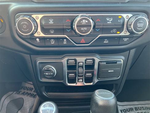 Certified 2021 Jeep Gladiator Sport image 26