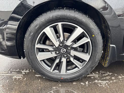 Certified 2022 Nissan Versa SV image 12