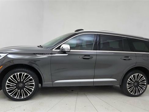 Used 2020 Lincoln Aviator Black Label w/ Dynamic Handling Package image 3