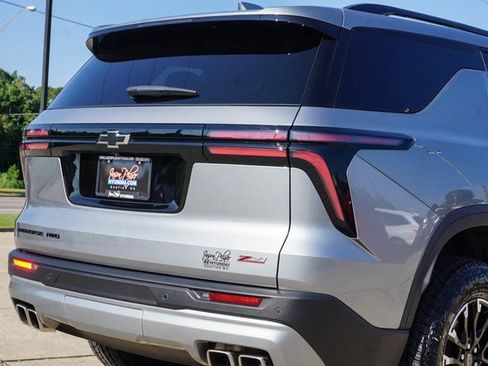 Used 2025 Chevrolet Traverse Z71 w/ LPO, Floor Liner Package image 5