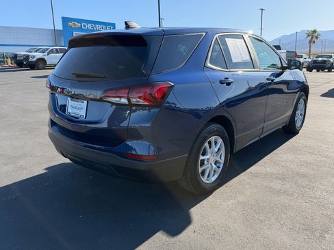 Used 2023 Chevrolet Equinox LS w/ LS Convenience Package FWD image 3