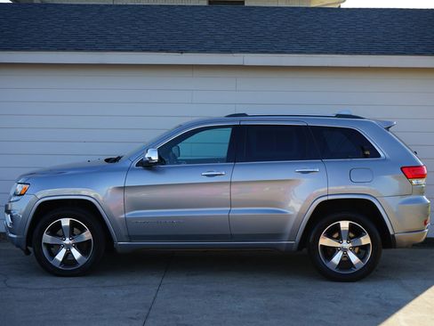 Used 2015 Jeep Grand Cherokee Overland w/ Advanced Technology Group image 12