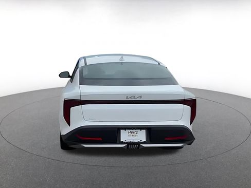 Used 2025 Kia K4 LXS image 11