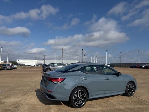 Certified 2025 Nissan Sentra SR image 22