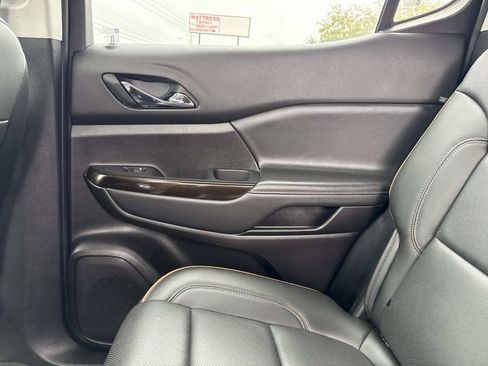 Used 2023 GMC Acadia AT4 w/ Preferred Package AWD/4WD image 15