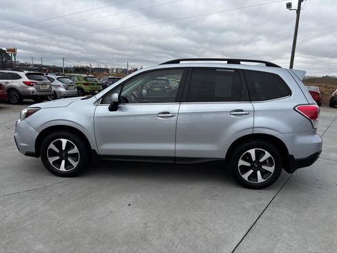 Used 2017 Subaru Forester 2.5i Limited AWD/4WD image 7