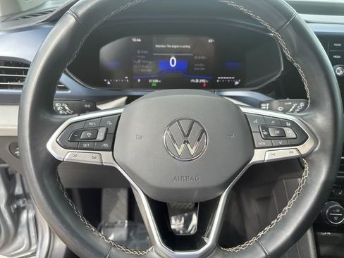 Used 2024 Volkswagen Taos SE FWD image 12