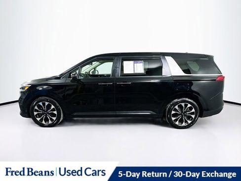 Used 2022 Kia Carnival EX image 5