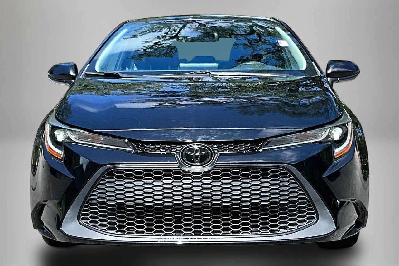 Used 2020 Toyota Corolla LE FWD image 3