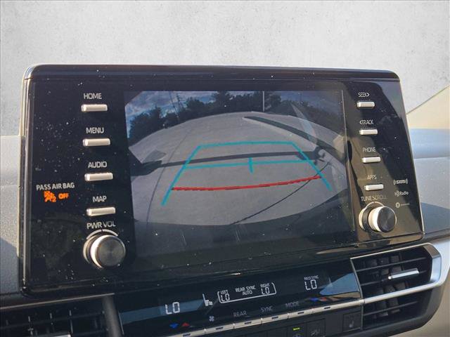 Used 2023 Toyota Sienna XLE FWD image 11