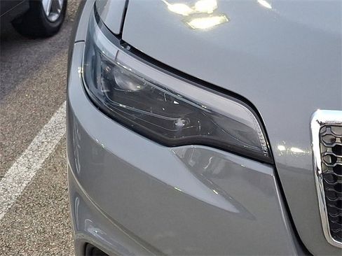 Used 2020 Jeep Cherokee Latitude Plus w/ Cold Weather Group image 4