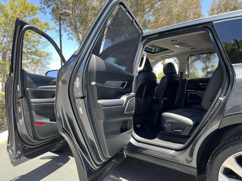 Used 2022 Kia Telluride EX w/ EX Premium Package FWD image 64