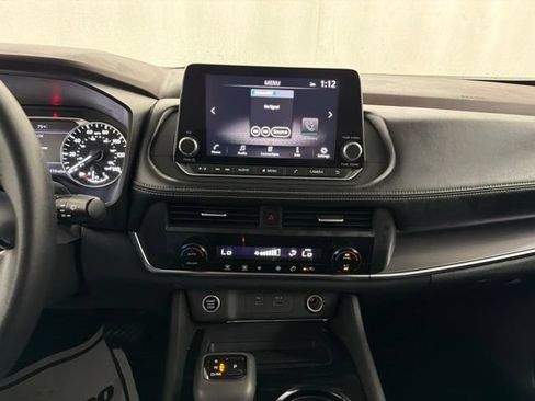 Used 2023 Nissan Rogue SV AWD/4WD image 16