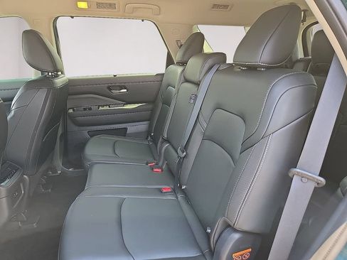 Used 2023 Nissan Pathfinder SL w/ Lighting Package (N92) AWD/4WD image 10