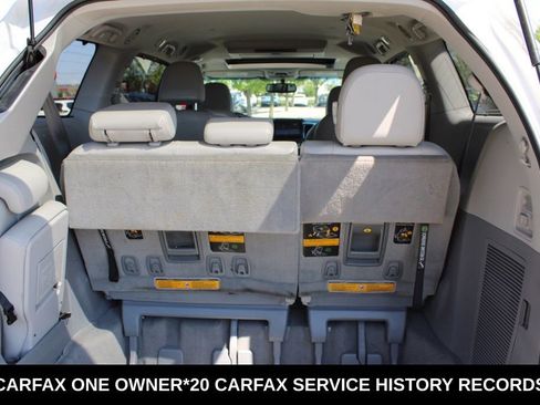 Used 2014 Toyota Sienna XLE w/ XLE Premium Package FWD image 10
